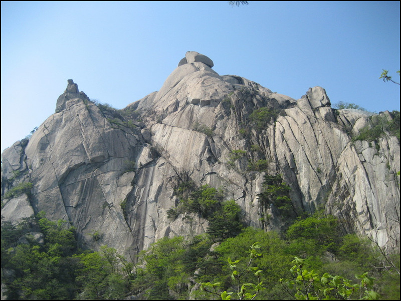 북한산의 만경대.백운대.인수봉 이미지