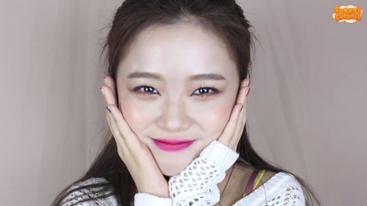 한 뷰티 유튜버의 개쩌는 연예인 메이크업 | 인스티즈