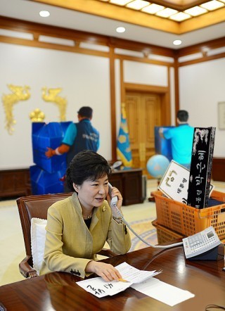 짐싸는 근혜.jpg | 인스티즈