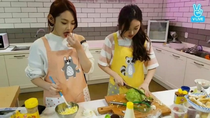 요리하는 강미나.jpg | 인스티즈