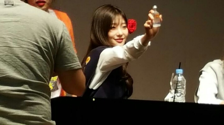금단의 아이템을 거머쥔 IOI 정채연 | 인스티즈