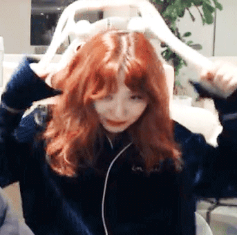 [레드벨벳] 고기에 눈을 떼지 못하는 슬기.gif | 인스티즈