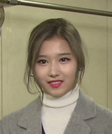 팬들 꿀눈빛으로 녹이는 트와이스 사나.jpg | 인스티즈