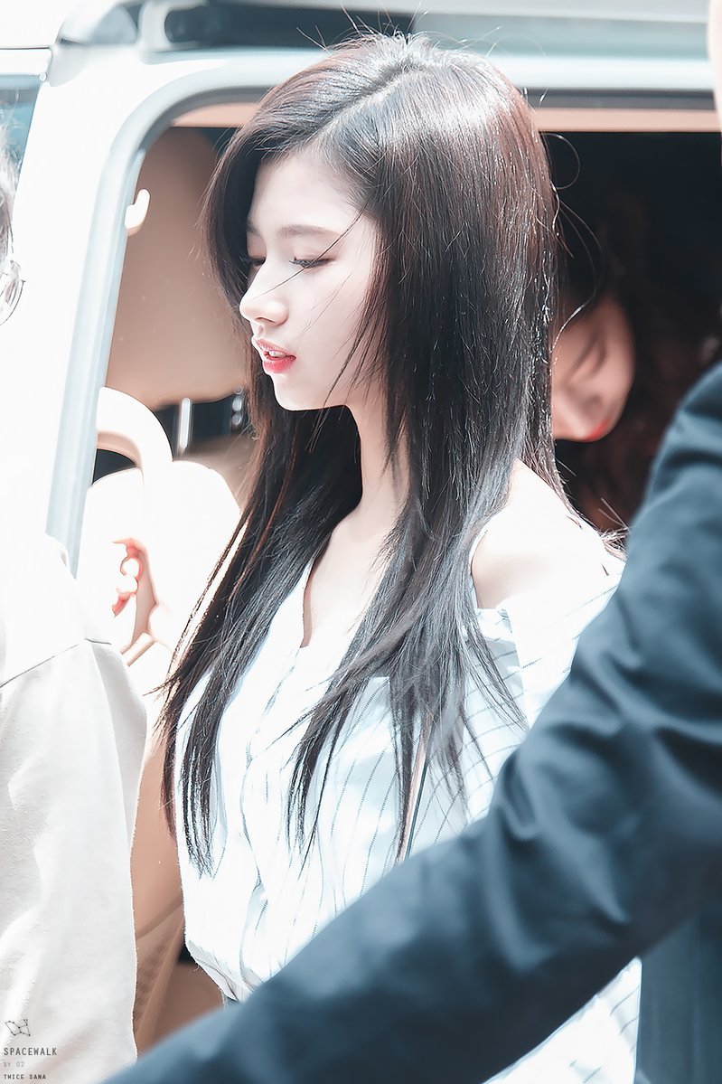 ㅎㄷㄷ한 사나 콧대 | 인스티즈