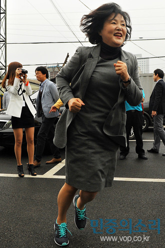 문재인이 여성들에게 인기있는 이유 중 하나라고 생각되는 것.jpg | 인스티즈