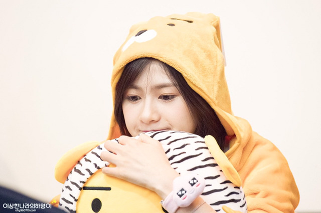 [에이핑크] 잠에서 깨어나는 건 어려운 일이라서 하영이 | 인스티즈