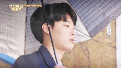 [응답하라1988] 덕선을 연기한 혜리가 기억하는 정환&덕선 명장면.gif | 인스티즈