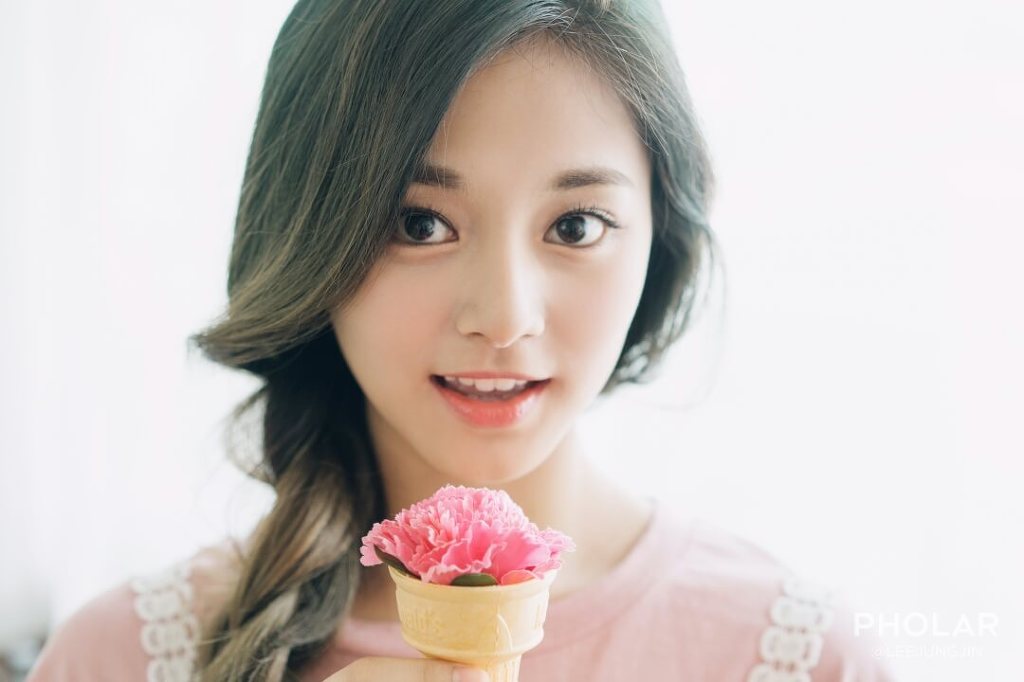 배우 이정진이 찍은 트와이스 쯔위 셋째 날 | 인스티즈