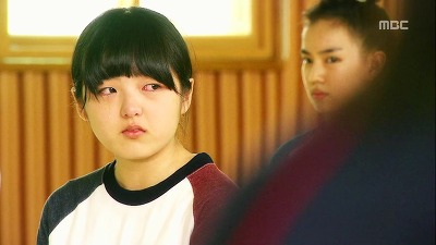 [여왕의교실] 친구에게 배신당한게 오해인걸 알고 난 후에 서신애(은따역할) 죄책감 표정 연기 *연기진짜잘함/약스압 | 인스티즈