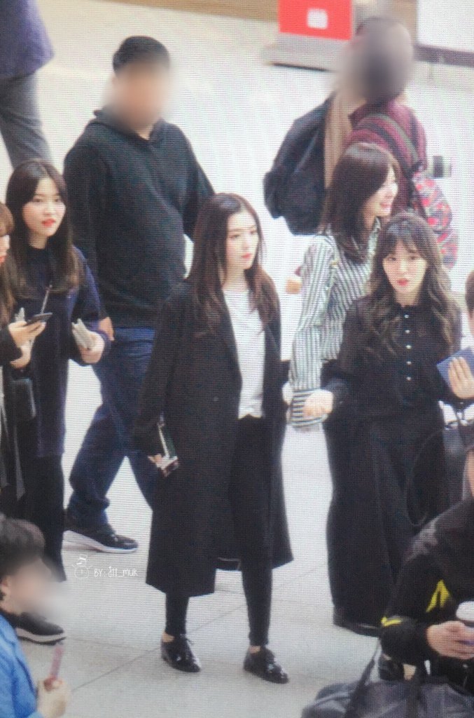 오늘자 출국하는 레드벨벳.jpg | 인스티즈