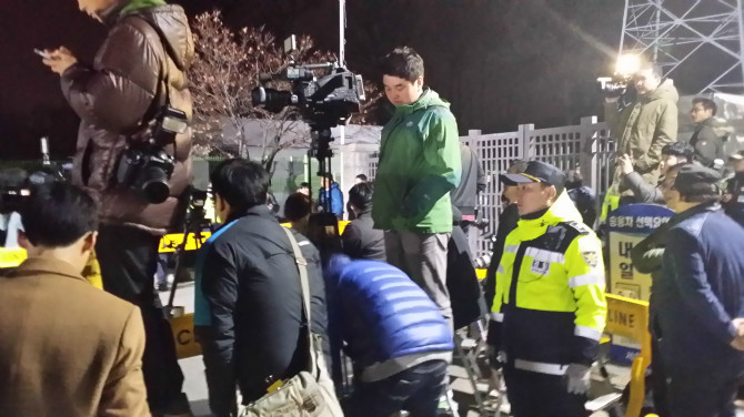 서울구치소 앞 모습 | 인스티즈