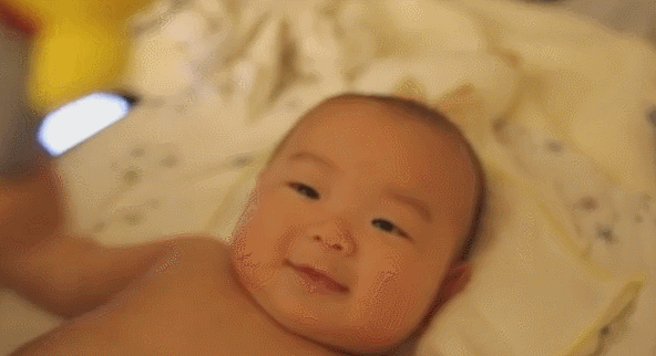 삼둥이 아버지가 올린 민국이 지금보다 더 아가일때.jpgif | 인스티즈