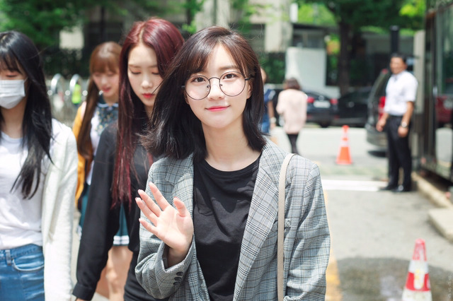 [오마이걸] 오늘은 내가 좋아하는 선수의 생일이라서 비니 | 인스티즈