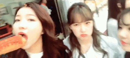 휴게소 음식에 낚여서 심통난 여자친구 예린.gif | 인스티즈