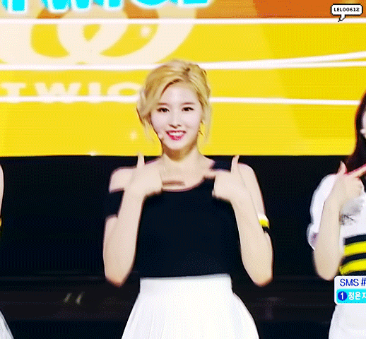 오늘자 붓기없는 샤샤샤사나 ㄷㄷ.gif | 인스티즈