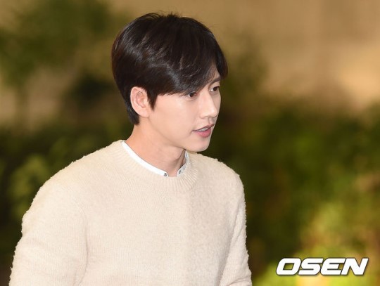 오늘자 박해진 공항 패션.jpg | 인스티즈