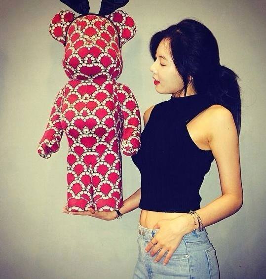 남자들이 좋아하는 목폴라와 민소매의 조합! | 인스티즈