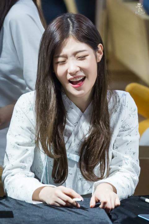 아이오아이 신인상 기념 핵미모 | 인스티즈