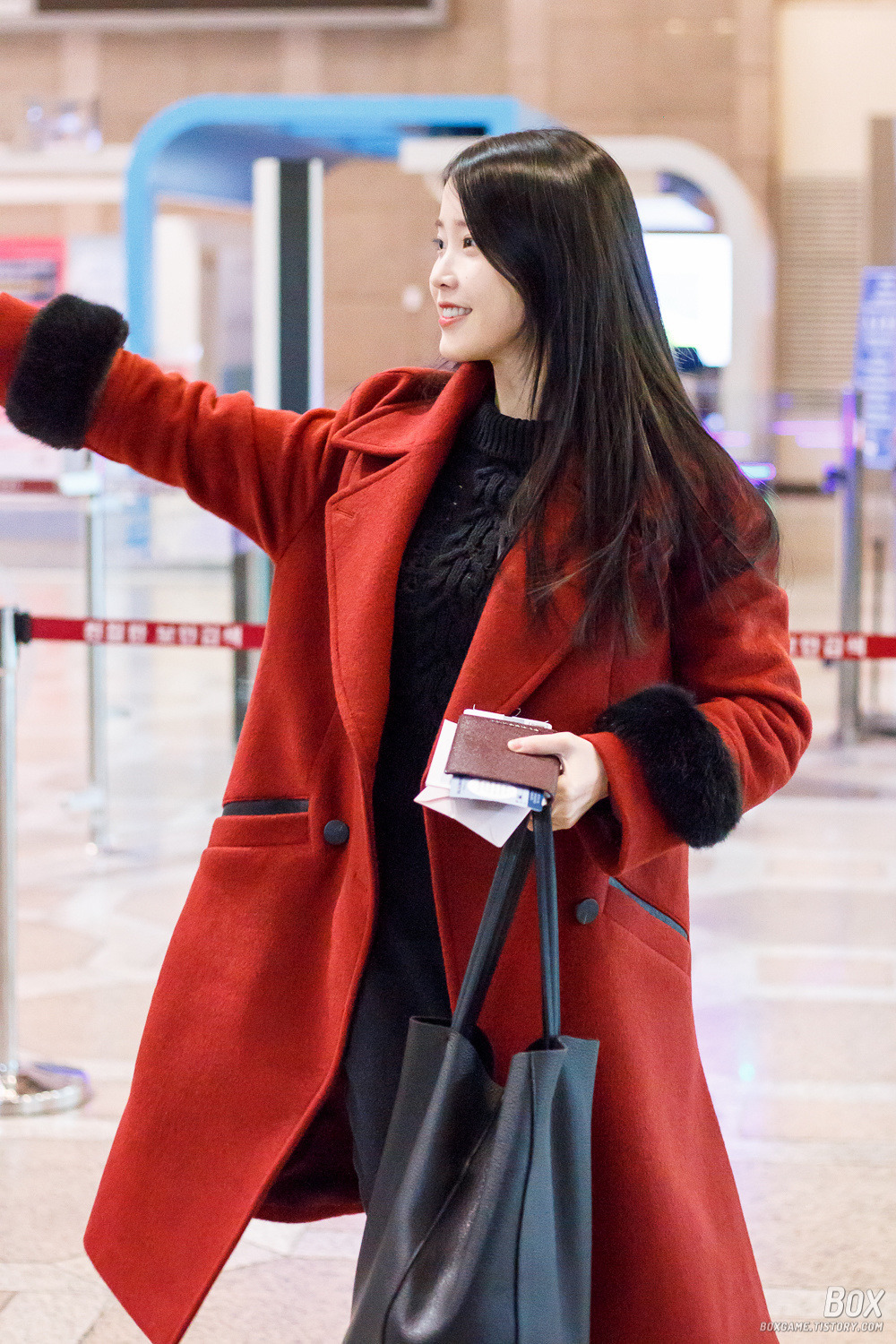 [16.01.22] 김포공항 출국 아이유.jpg | 인스티즈