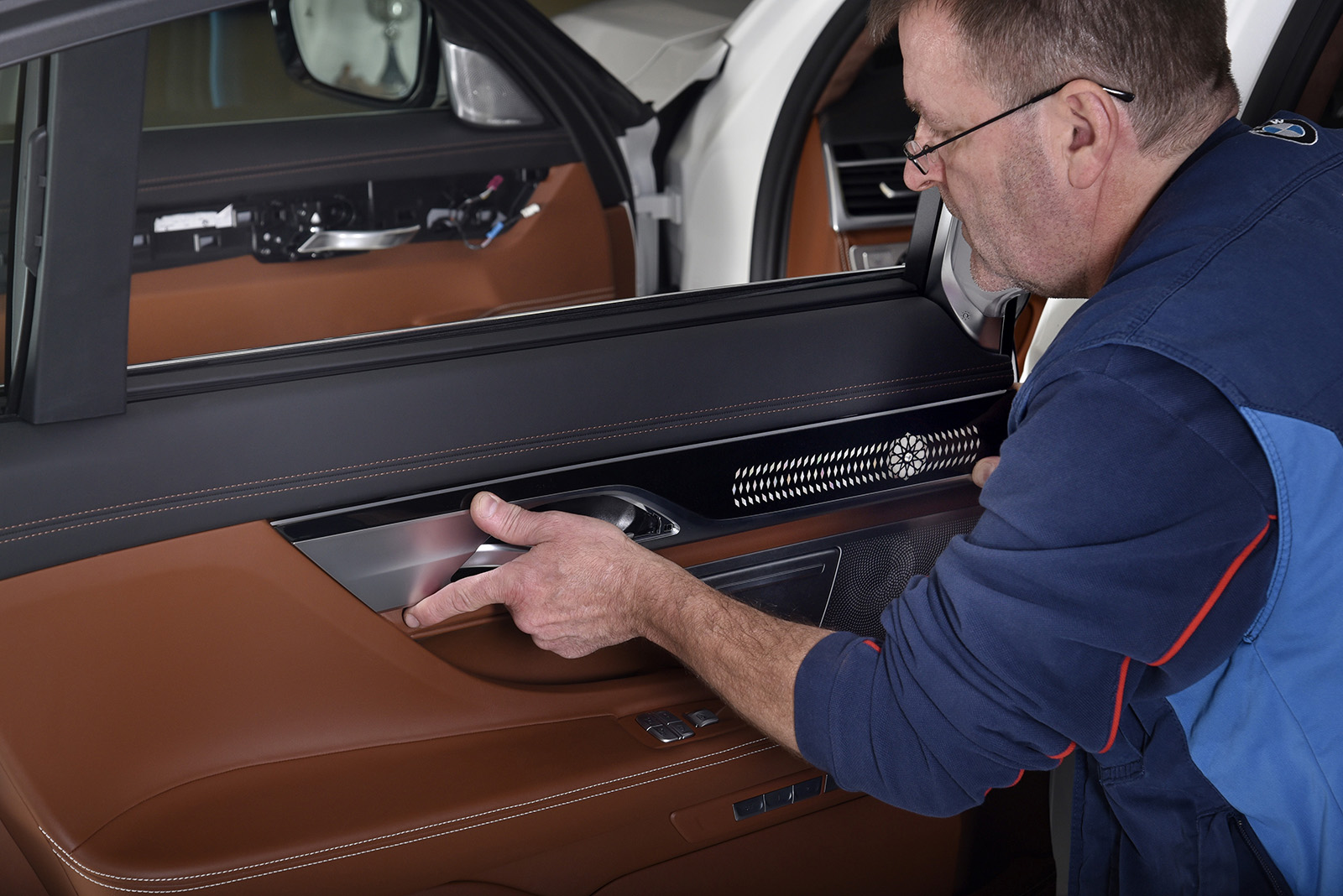 BMW 750Li xDrive Solitaire and Master Class Edition | 인스티즈