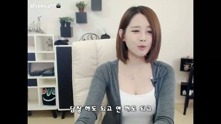 여자랑 카톡을 하는 대 어쩔 때는 씹고 어쩔 때는 오고 그러는건 뭔가요? | 인스티즈