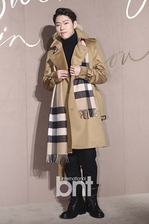 오늘자 버버리(BURBERRY) 행사에 참석한 연예인들.jpg | 인스티즈