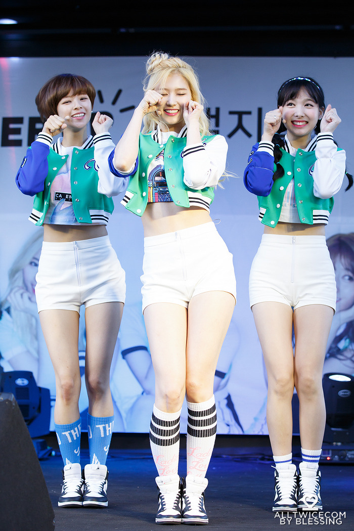 게릴라 콘서트 트와이스.JPG | 인스티즈