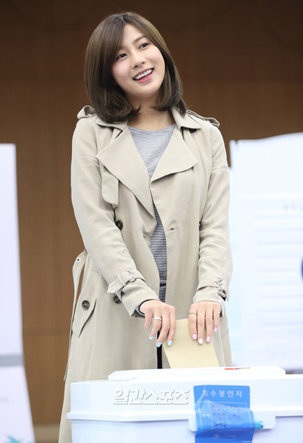 사전투표하는 오하영.jpg | 인스티즈