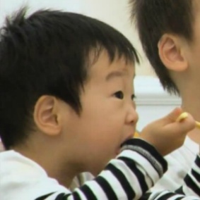 [슈퍼맨이돌아왔다] 아직도 신거 잘 못먹는 이서준ㅋㅋㅋㅋㅋㅋ.GIF | 인스티즈
