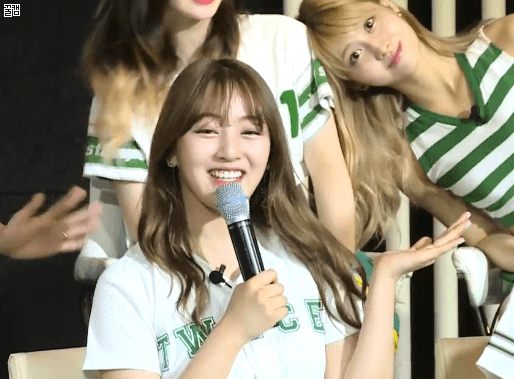 카메라 좋아하는 트와이스 | 인스티즈