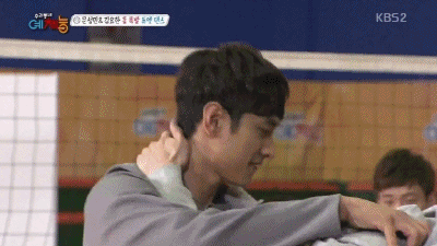 [우리동네예체능] 문성민 VS 김요한 라이벌간 유치찬란 경쟁심.jpg | 인스티즈