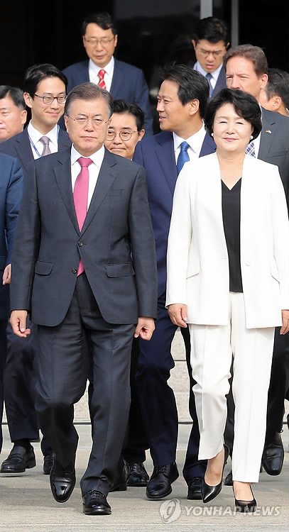 문재인 대통령님 내외 독일 출국 사진 | 인스티즈