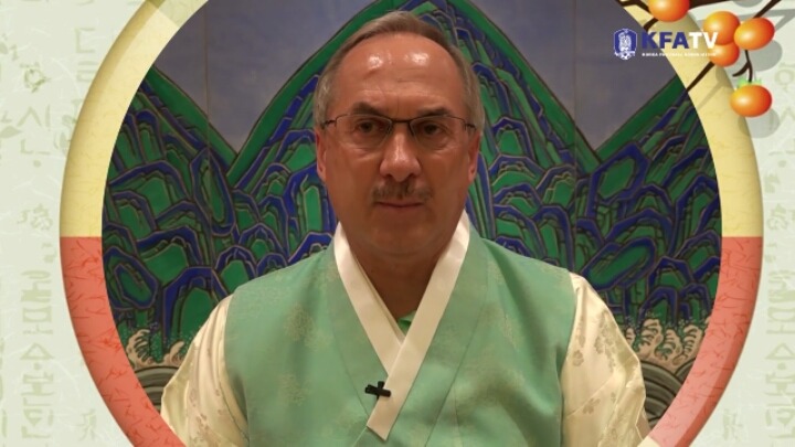 슈감독님 한복 입고 추석 인사 | 인스티즈