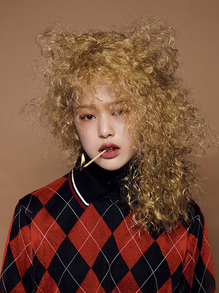 SNS에서 설리, 블랙핑크 제니 닮은걸로 화제모은 2001년생 모델 | 인스티즈