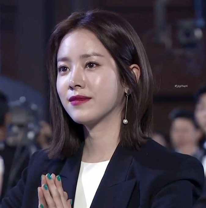 오늘자 백상예술대상 한지민.jpg | 인스티즈