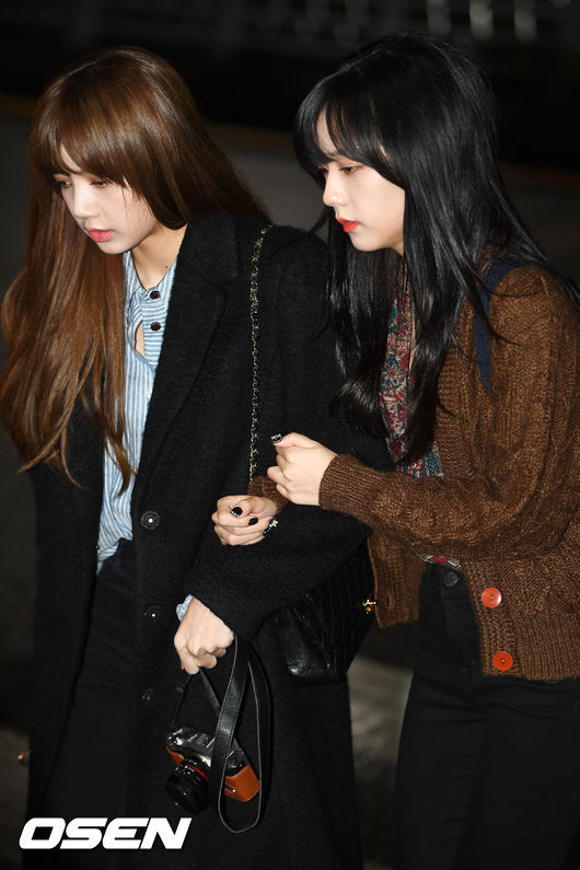 공항 돌아다니는 블랙핑크 | 인스티즈