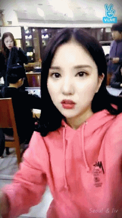 뾰로통해진 여자친구 은하 gif | 인스티즈