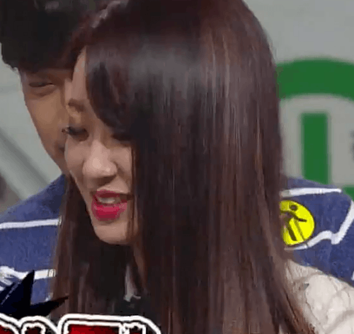 멀미 체험하는 경리 | 인스티즈