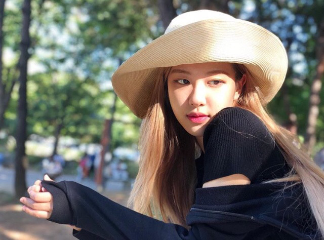 09.30 서울숲에 간 블랙핑크 로제.jpg | 인스티즈