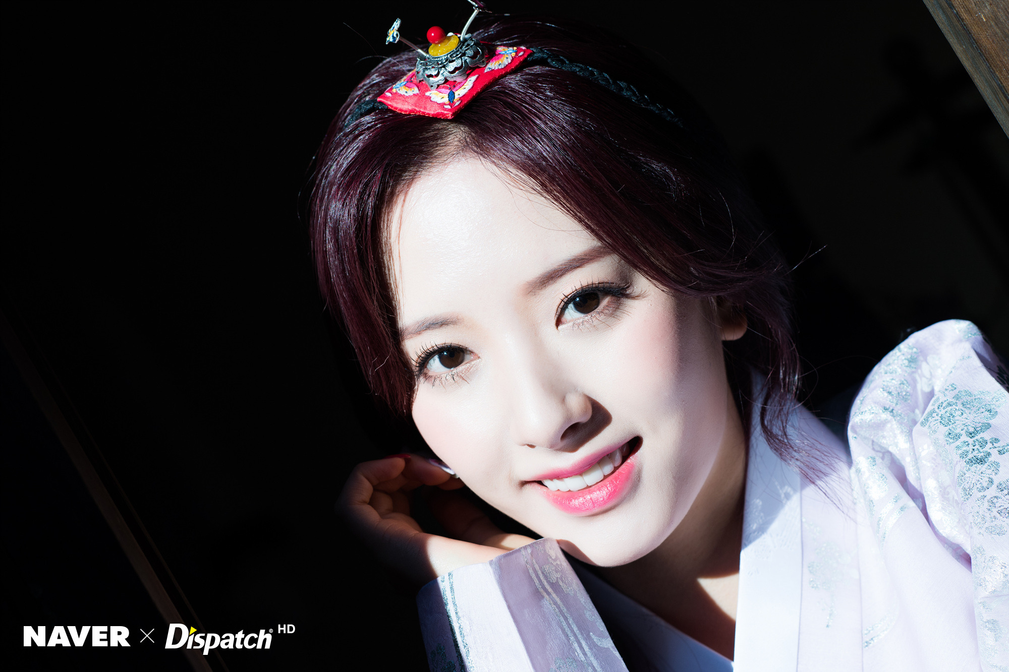 [사이즈핵큼] 오늘자 한복입은 우주소녀 보나.jpg | 인스티즈
