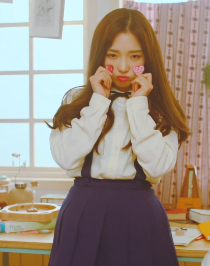 중2 동생 앞에서 섹시한 표정 짓는 언니.GIF | 인스티즈