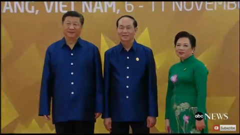 11/10 APEC 갈라 만찬에 참석한 문재인 대통령 | 인스티즈