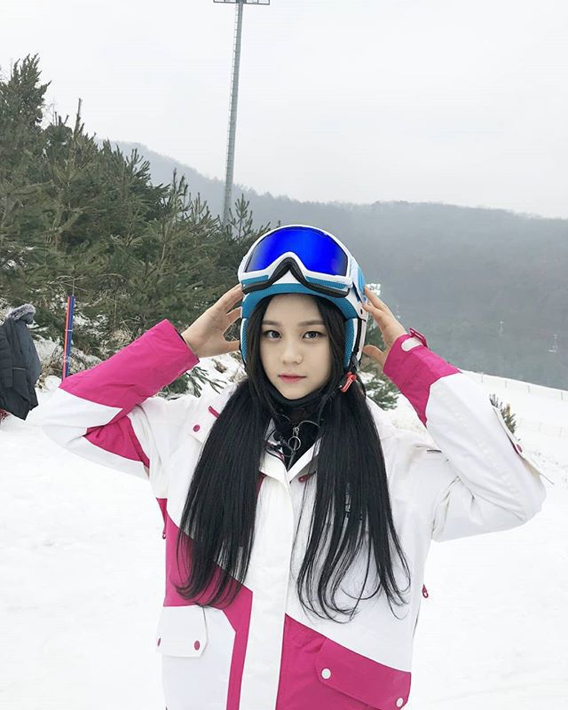 점점 이뻐지는 여자친구 엄지 | 인스티즈