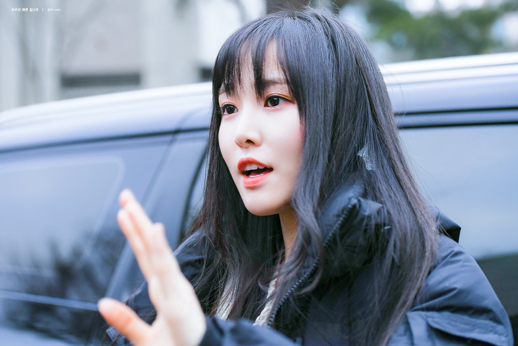 [여자친구] 생일날 일하는게 썩 좋은 일은 아니라서 유주 | 인스티즈