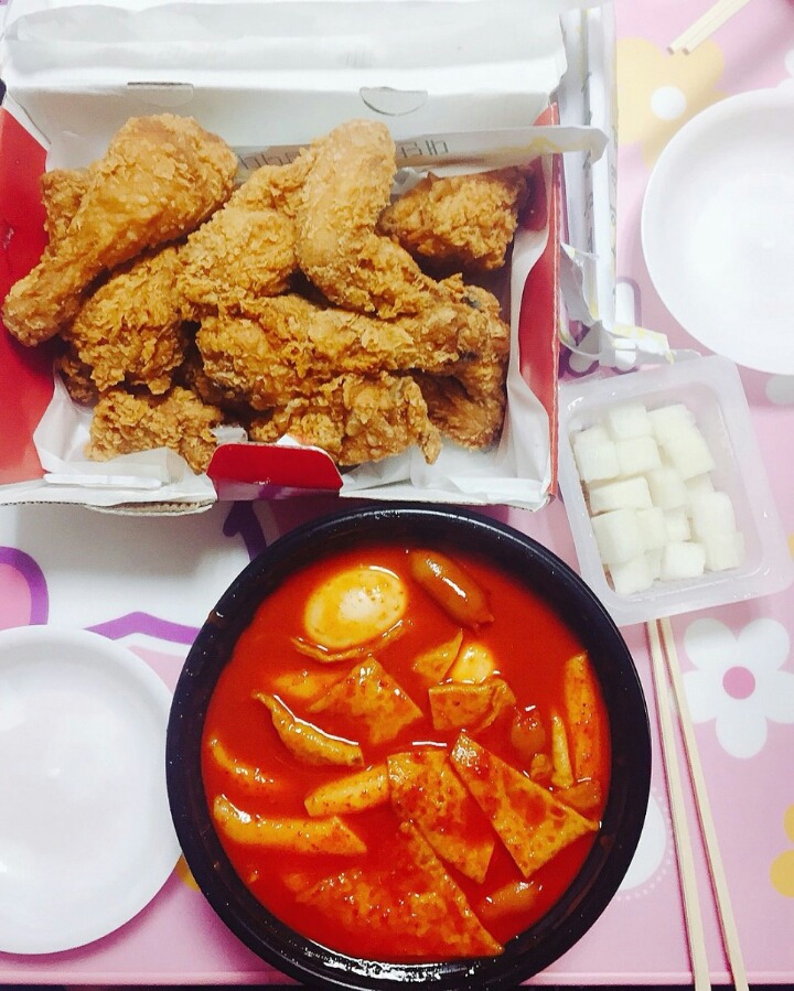 치킨과 떡볶이 환상 콜라보! 치킨떡볶이세트 치떡 gifjpg | 인스티즈