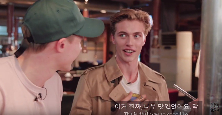 세계적인 모델도 일어서서 워킹하게 만드는 한국음식.jpg | 인스티즈