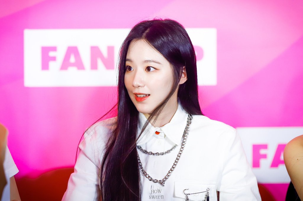 (여자)아이들의 비쥬얼담당 백설공주 슈화.jpgif (311장) | 인스티즈