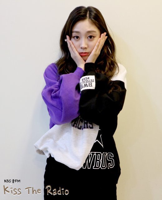 [러블리즈] 근로자의 날이라 그런지 평소 보다 일이 더 많아진 기분이라서 지수 | 인스티즈