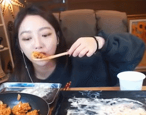  먹방 BJ들 음식 뺏어 먹기 vs 그냥 살기 | 인스티즈