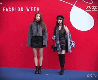 서울패션위크 시동거는 미주와 말리는 케이(러블리즈) gif | 인스티즈